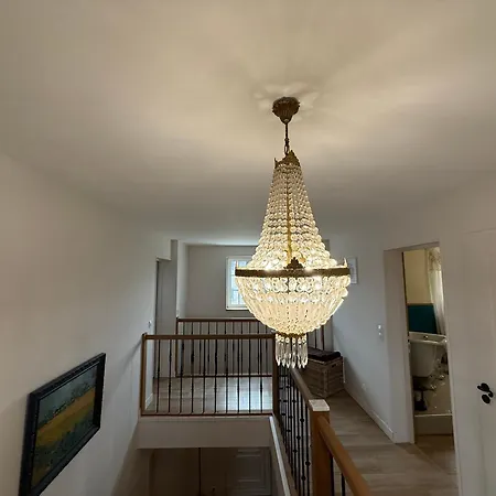 Capsule Champetre Piscine Billard Villa