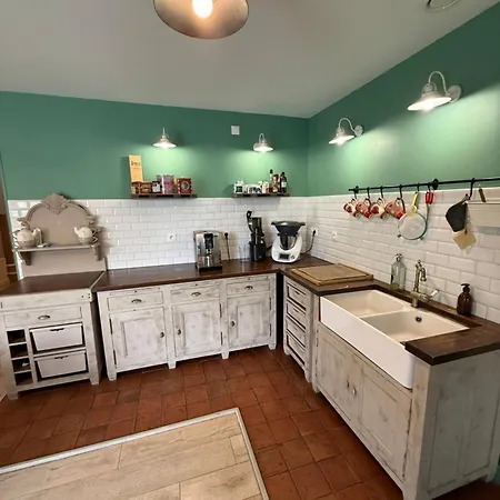 Capsule Champetre Piscine Billard *