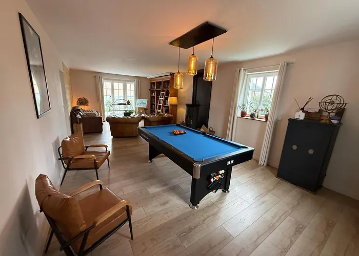 Capsule Champetre Piscine Billard Villa Ferriere-la-Grande