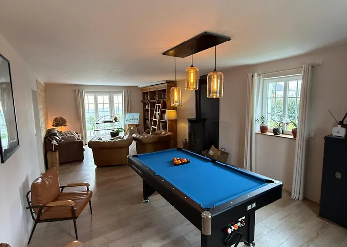 Villa Capsule Champetre Piscine Billard