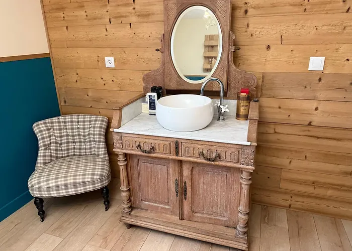 Capsule Champetre Piscine Billard Villa Ferriere-la-Grande