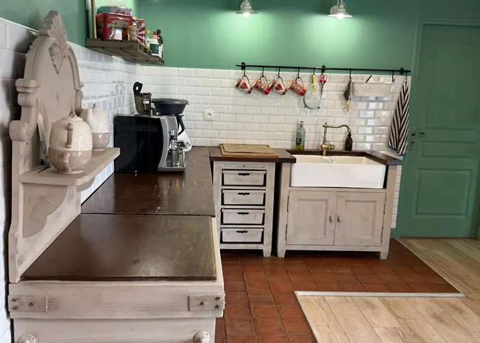 Capsule Champetre Piscine Billard Villa *