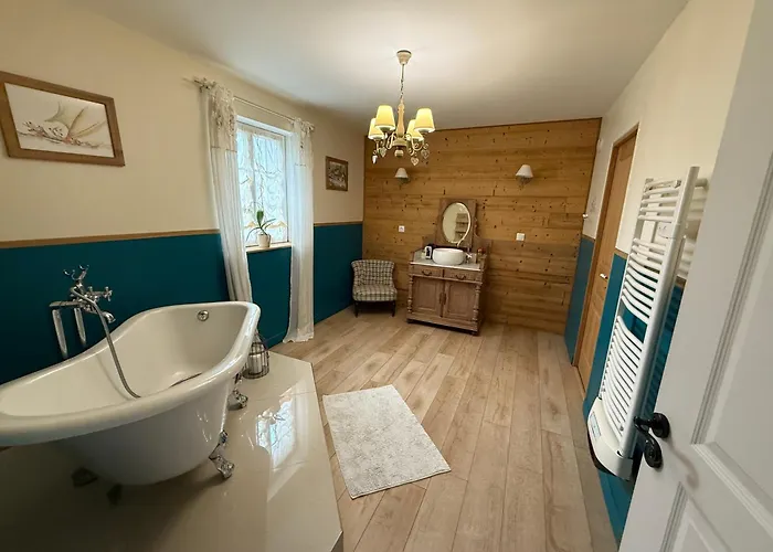 Capsule Champetre Piscine Billard *