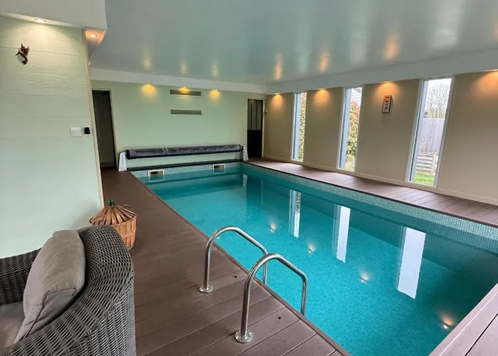 Capsule Champetre Piscine Billard Villa *