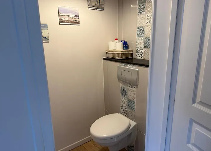 Capsule Champetre Piscine Billard Villa