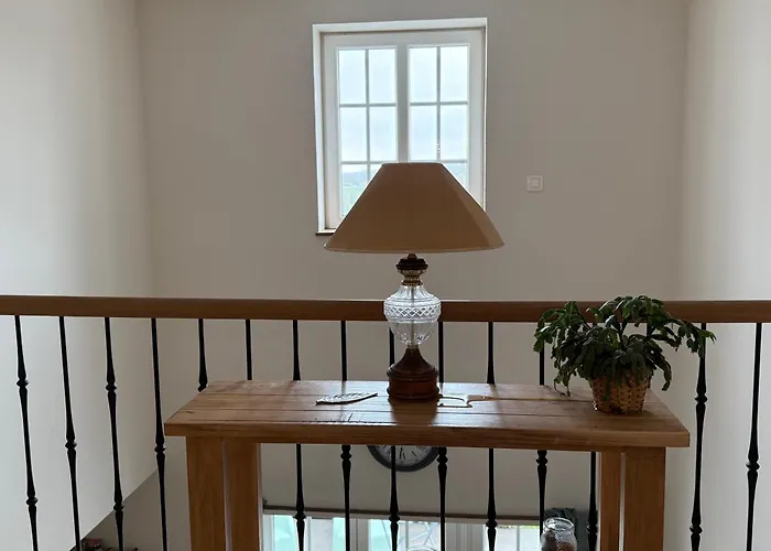 Capsule Champetre Piscine Billard Villa